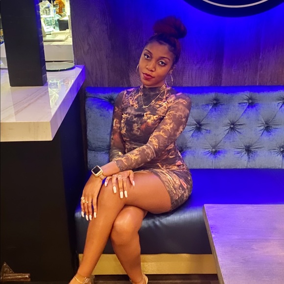 Meet your Posher, Nikolina - Picture 1 of 1